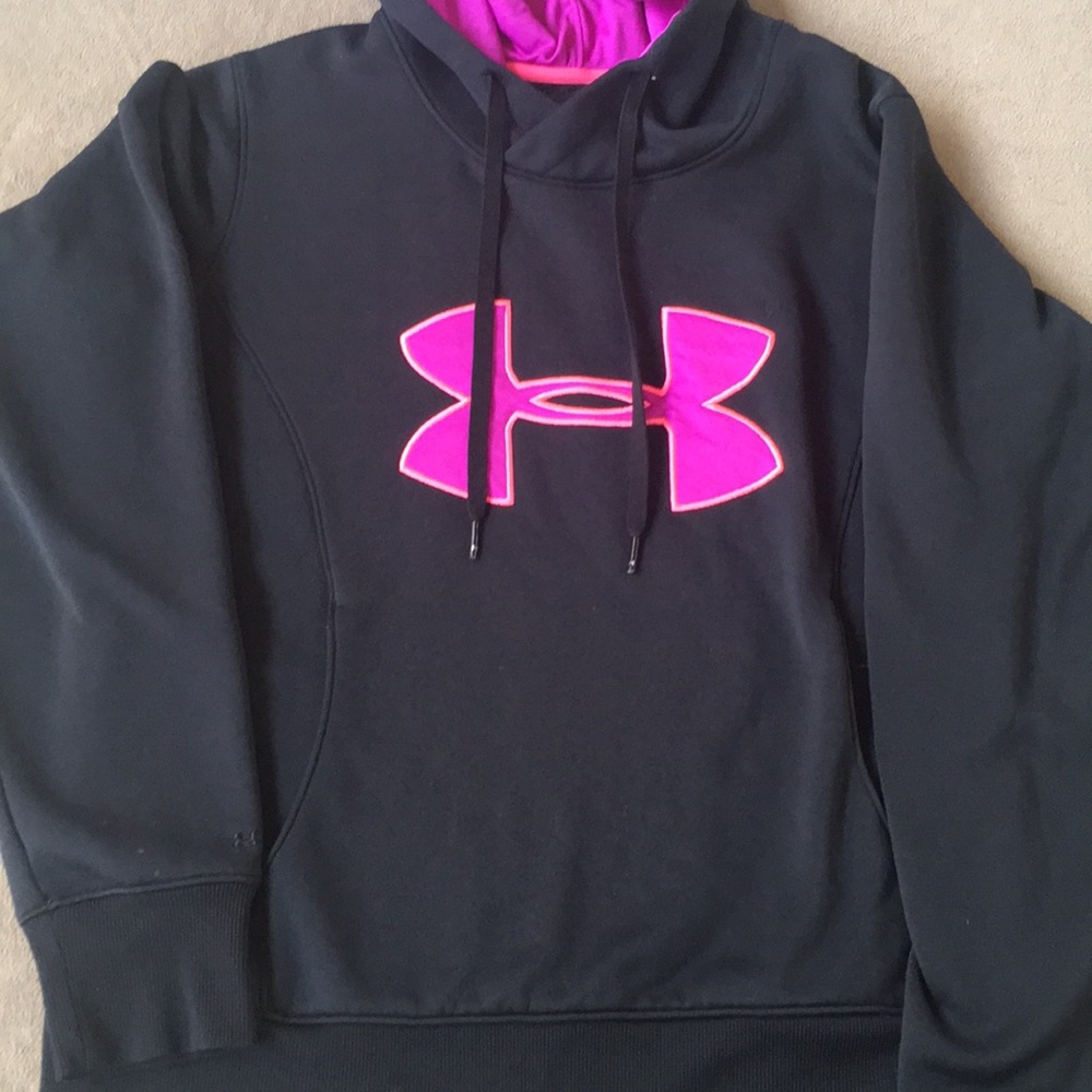 M Under Armour hoodie